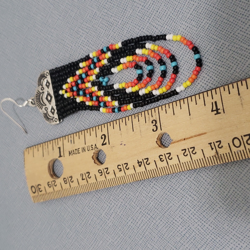 NWOT Beautiful Small Bead Peyote Stitch Earrings - Picture 5 of 6